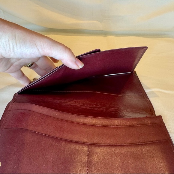 Vintage Cartier Bifold Wallet with Unbranded Gold Toned Chain - EUC! - Picture 5 of 10